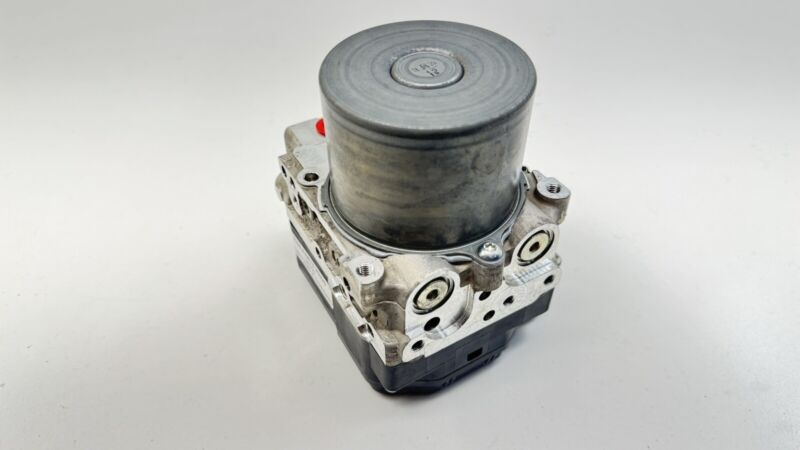 89541-24100 / 89541 24100 / 8954124100 15-16 LEXUS RC F ABS PUMP ANTI BRAKE LOCK PUMP MODULE 89541-24100 OEM