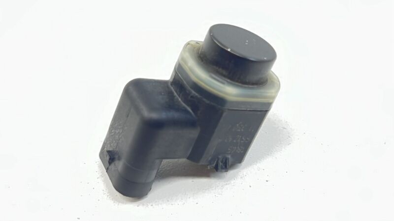1S0.919.275.A / 1S0 919 275 A / 1S0919275A 13-18 BENTLEY FLYING SPUR LEFT FRONT OUTER PARKING PARK SENSOR WITH BRACKET O