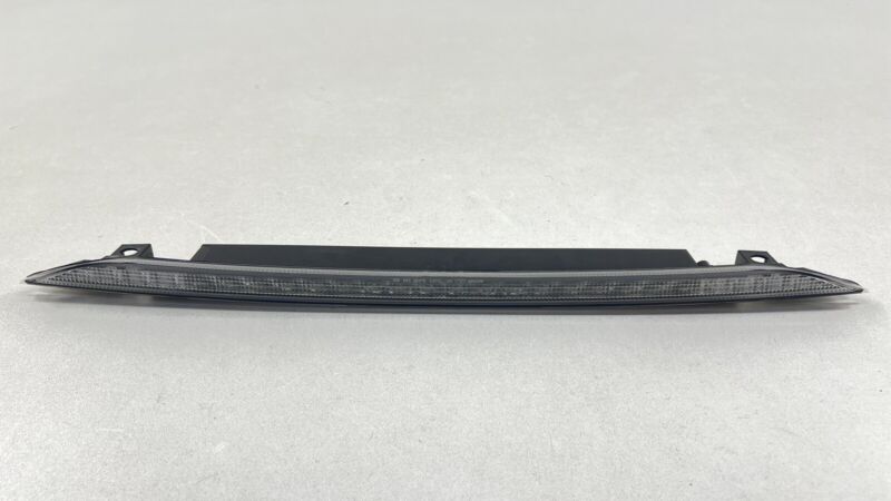 987.631.050.01 / 987 631 050 01 / 98763105001 05-12 PORSCHE BOXSTER 987 REAR 3RD THIRD BRAKE LIGHT LAMP STOP WARNING OEM