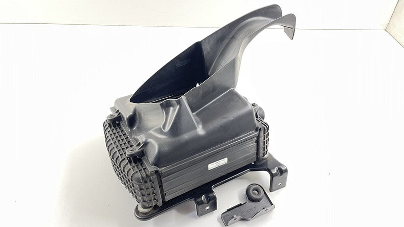 670004140 14-17 MASERATI GHIBLI DRIVER LEFT TURBO INTERCOOLER W/ DUCT 670009834 OEM