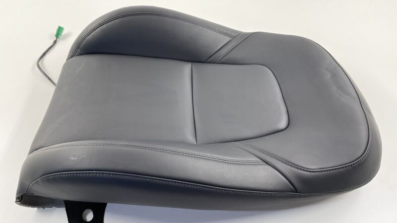 1452803-00-C / 1452803 00 C / 145280300C 17-22 TESLA MODEL 3 PASSENGER RIGHT FRONT UPPER SEAT CUSHION 1452928-81-C OEM