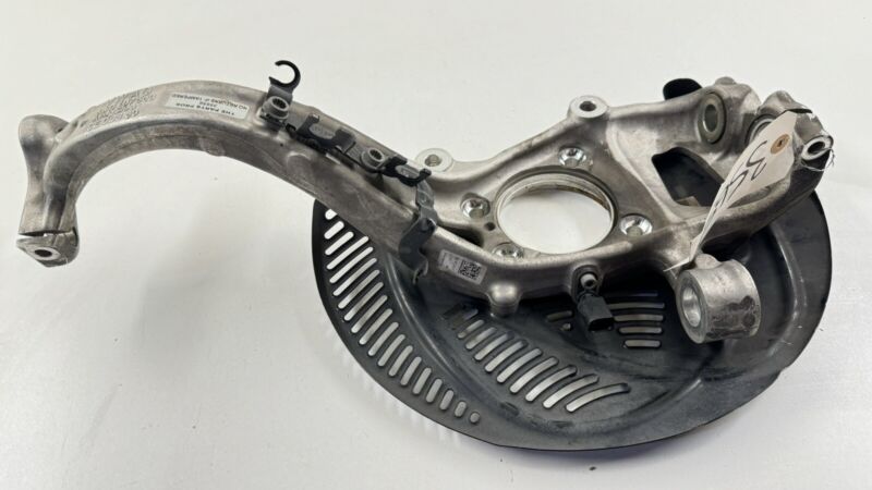8W0 407 242 F / 8W0407242F 17-23 AUDI A4 S4 A5 S5 AWD PASSENGER RIGHT FRONT SPINDLE KNUCKLE OEM