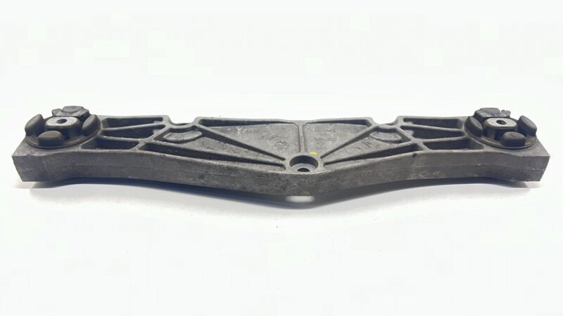 3W0599285 / 3W0 599 285 13-18 BENTLEY FLYING SPUR REAR DIFFERENTIAL DIFF CARRIER SUPPORT BRACKET OEM