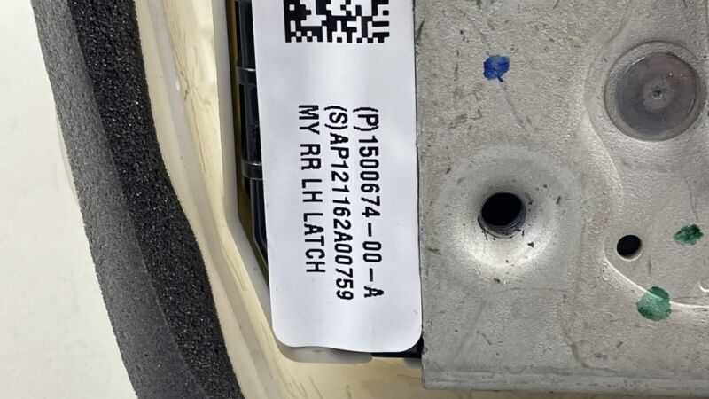 1500674-00-A / 1500674 00 A / 150067400A 20-23 TESLA MODEL Y DRIVER LEFT REAR DOOR LOCK LATCH ACTUATOR 1500674-00-A OEM