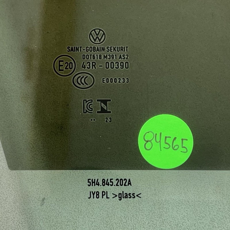 43R-00390 / 43R 00390 / 43R00390 22-25 VOLKSWAGEN GOLF R MK8 PASSENGER RIGHT FRONT DOOR GLASS WINDOW OEM