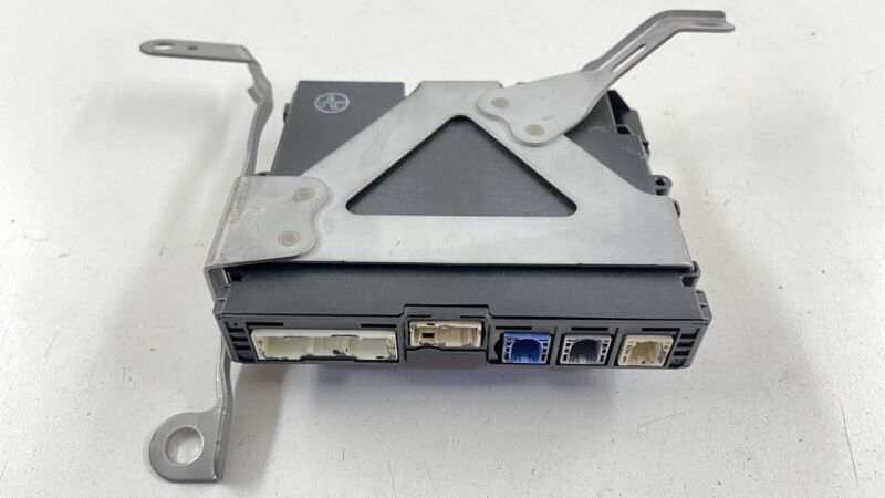 86740-30290 / 86740 30290 / 8674030290 16-20 LEXUS GS F TELEMATICS TELEPHONE TRANSCEIVER MODULE 86740-30290 OEM