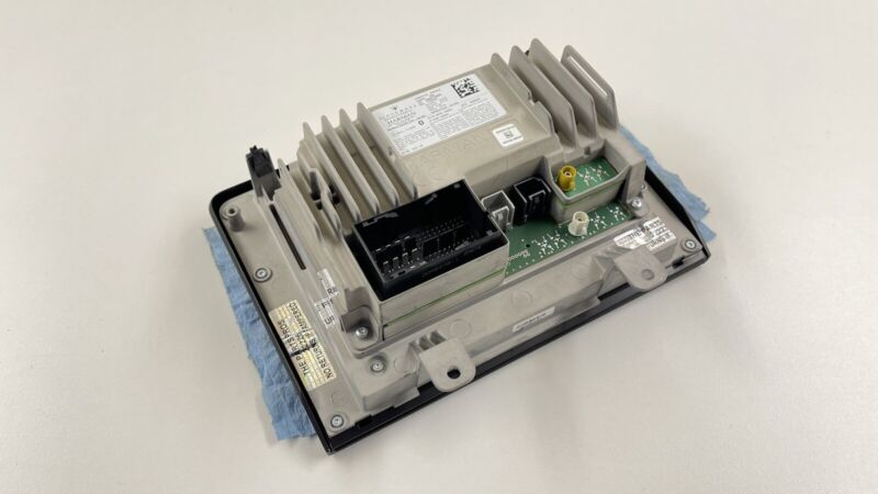 673010710 17-20 MASERATI GHIBLI TOUCH SCREEN DISPLAY RADIO COMMAND HEAD UNIT 673010710 OEM