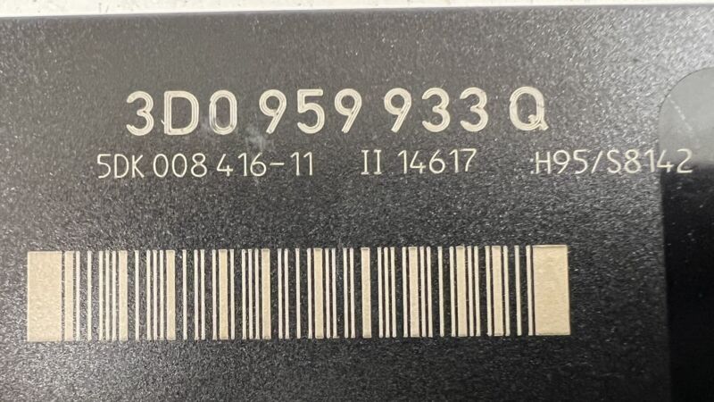 3D0 959 933 Q / 3D0959933Q 13-18 BENTLEY FLYING SPUR CENTRAL COMFORT COMPUTER MODULE 3D0 959 933 Q OEM