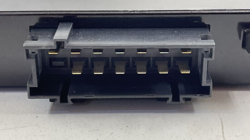 04787677AA 17-20 MASERATI GHIBLI DRIVER LEFT FRONT SEAT CONTROL MODULE 04787677AA OEM