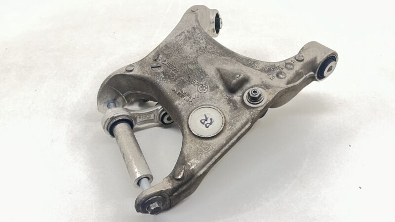 6 755 990 / 6755990 06-10 BMW M6 E63 E64 RIGHT REAR SPINDLE KNUCKLE HUB BEARING WITH CONTROL ARM OEM