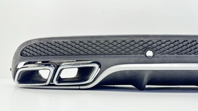 A2058856438 15-18 MERCEDES-BENZ C63S C63 AMG W205 REAR BUMPER DIFFUSER WITH EXHAUST TIPS OEM