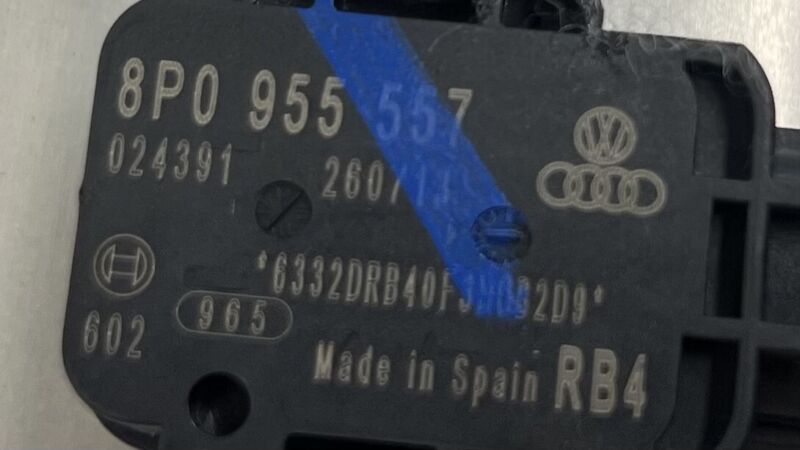 8P0 955 557 / 8P0955557 13-18 BENTLEY FLYING SPUR LEFT FRONT DOOR WINDOW REGULATOR MOTOR CARRIER OEM