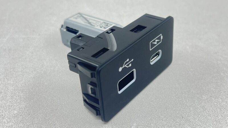 MX293AB 24-25 ACURA INTEGRA TYPE S DUAL INPUT USB AND TYPE C CHARGING PORT MX293AB OEM