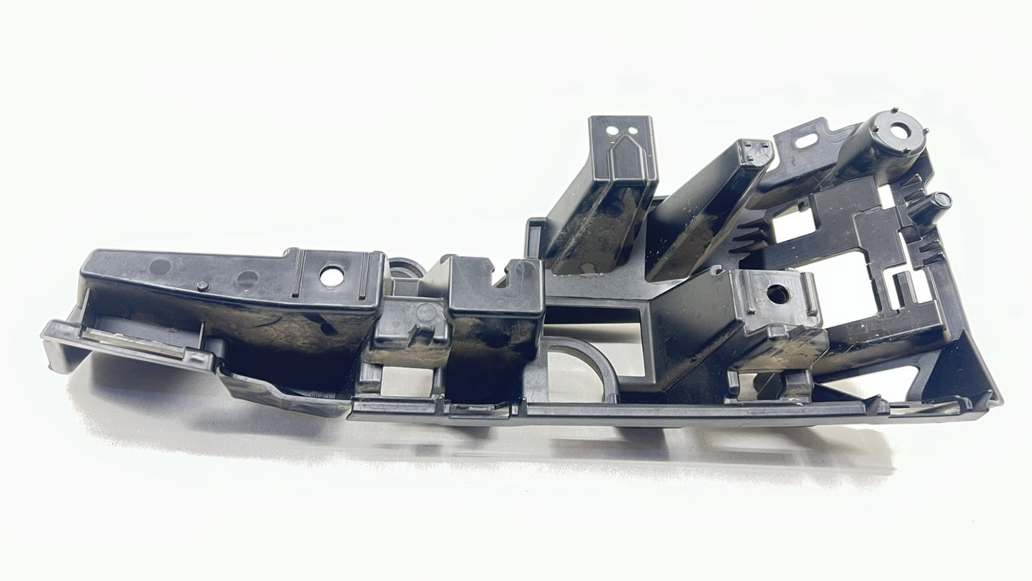 PR3B-17D960-A / PR3B 17D960 A / PR3B17D960A 24-25 FORD MUSTANG GT RIGHT REAR BUMPER BRACKET SUPPORT MOUNT PR3B-17D960-A