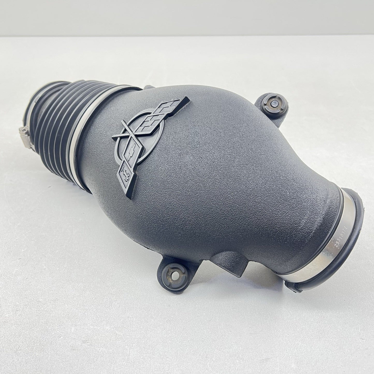 25314823 01-04 CHEVROLET CORVETTE C5 Z06 AIR CLEANER INTAKE DUCT TUBE HOSE 25179366 OEM