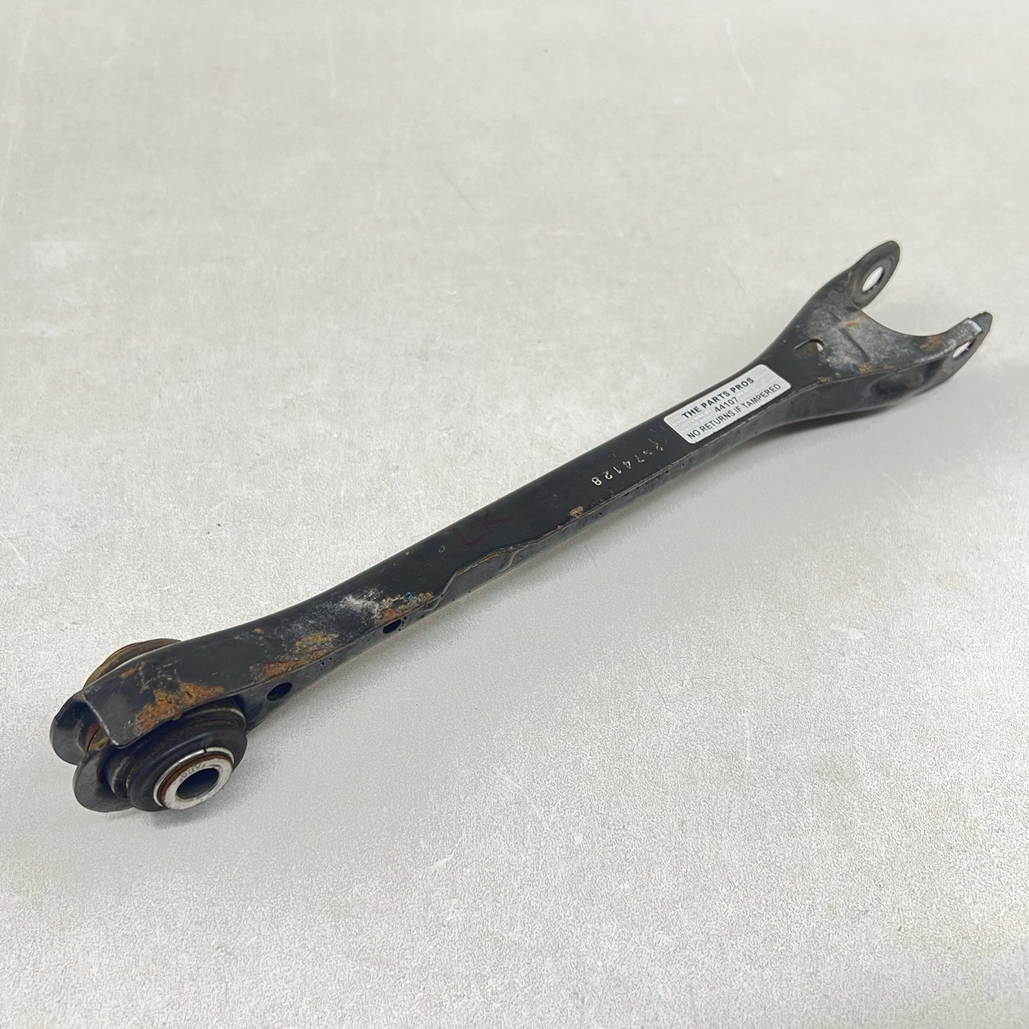 84382226 17-24 CHEVROLET CAMARO ZL1 DRIVER LEFT REAR CONTROL ARM SET OEM
