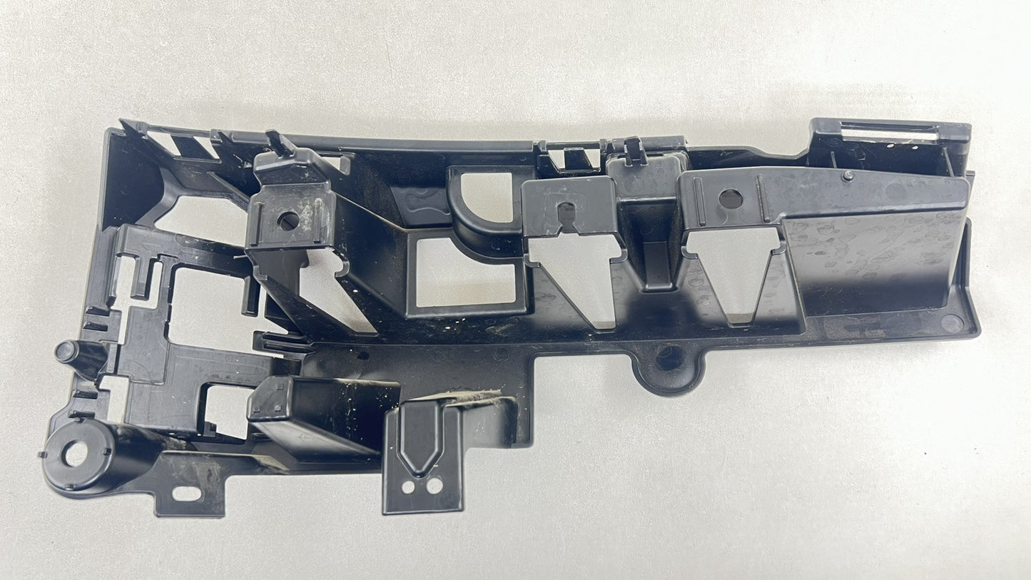 PR3B-17D960-A / PR3B 17D960 A / PR3B17D960A 24-25 FORD MUSTANG GT RIGHT REAR BUMPER BRACKET SUPPORT MOUNT PR3B-17D960-A