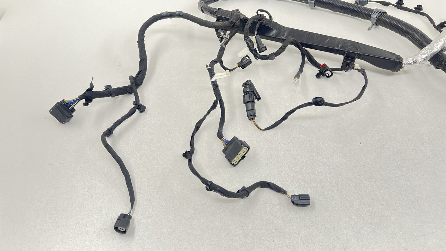 PR3T-14290 / PR3T 14290 / PR3T14290 2024 FORD MUSTANG GT ENGINE BAY WIRE HARNESS CABLE W/ FUSE BOX PR3T-14290-PE OEM