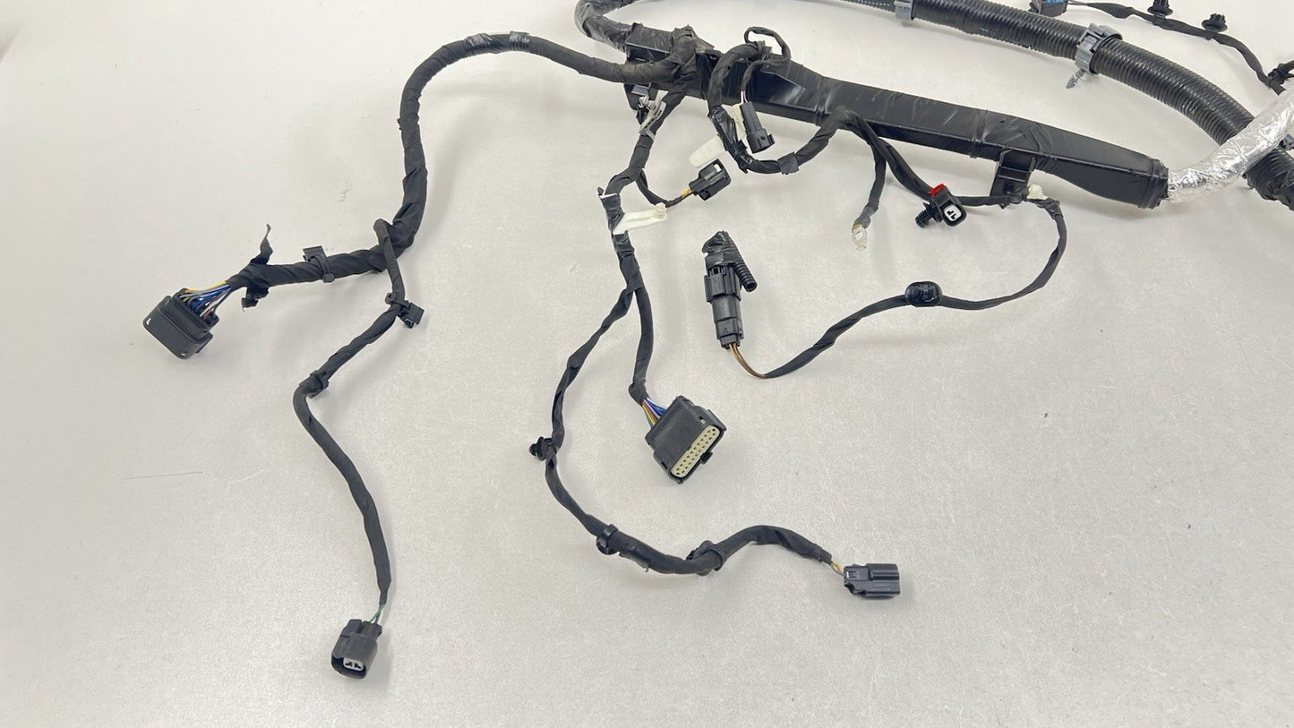 PR3T-14290 / PR3T 14290 / PR3T14290 2024 FORD MUSTANG GT ENGINE BAY WIRE HARNESS CABLE W/ FUSE BOX PR3T-14290-PE OEM