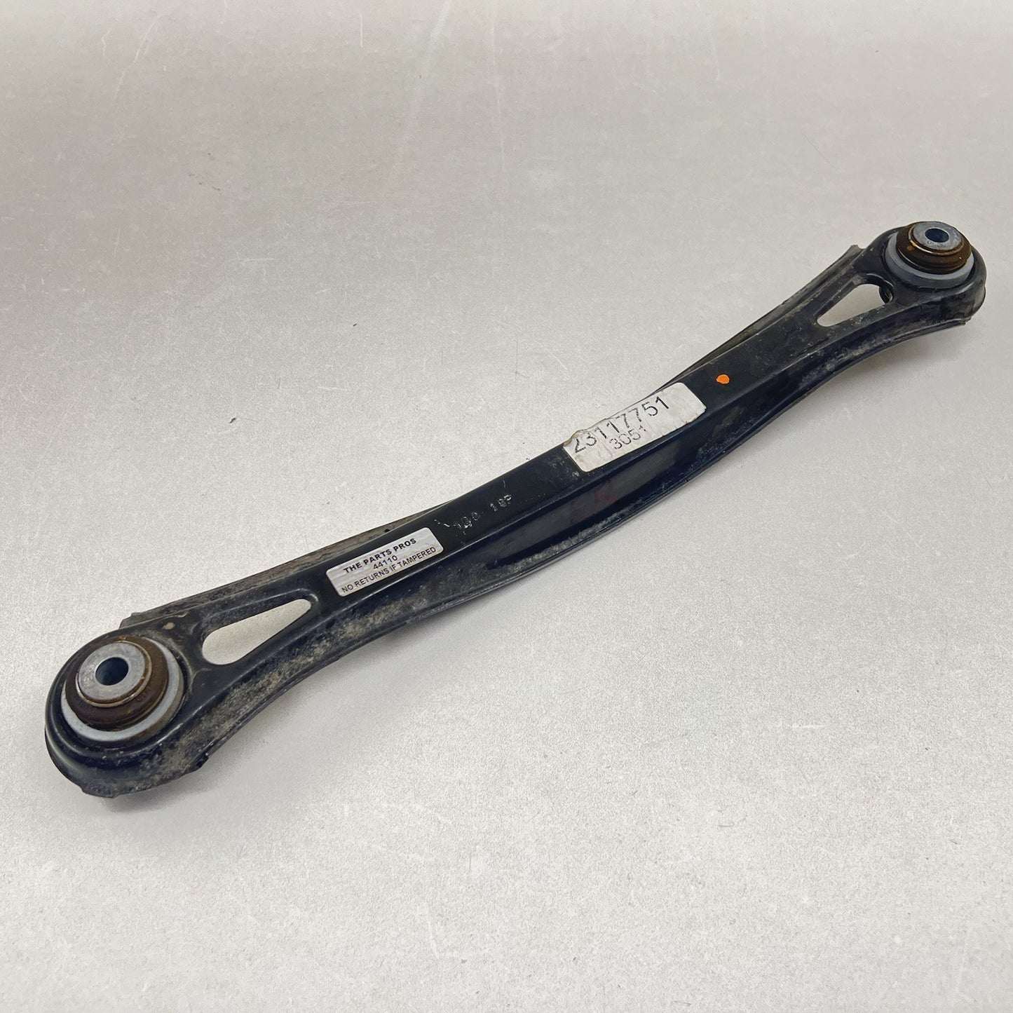 84382226 17-24 CHEVROLET CAMARO ZL1 DRIVER LEFT REAR CONTROL ARM SET OEM