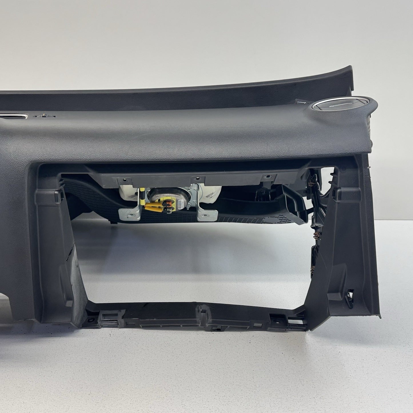 10-11 Chevrolet Camaro SS Dashboard Dash Board Instrument Panel Cover W/ HUD OEM
