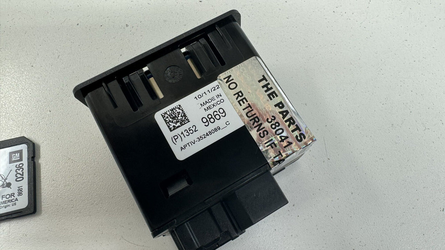 22-23 CADILLAC CT4 V BLACKWING CENTER CONSOLE USB PORT W/ NAVIGATION SD CARD OEM