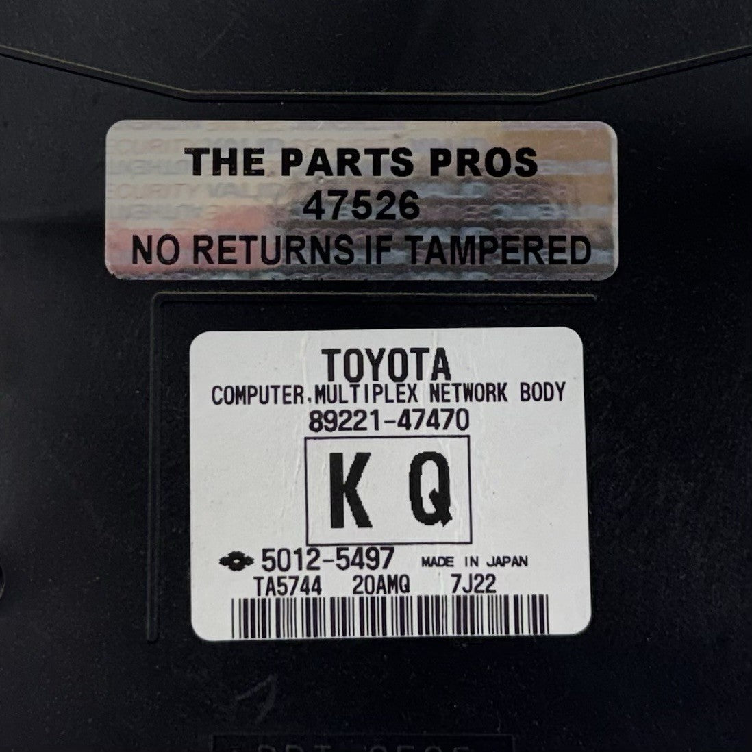 15-17 Toyota Prius V Left Side Fuse Junction Block Assembly 82730-47550 OEM