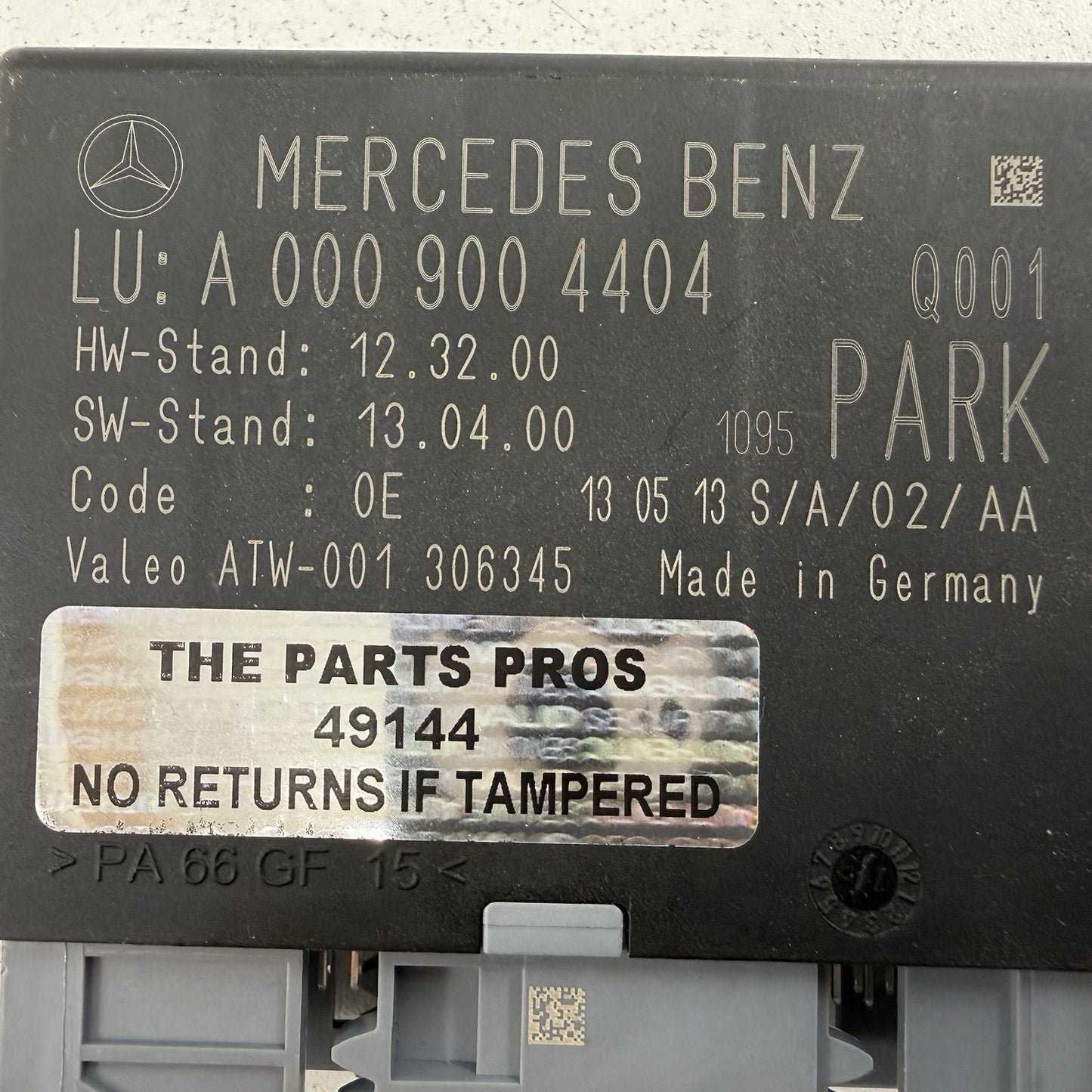 10-16 Mercedes W212 E350 Park Assist Sensor Control Module 0009004404 OEM