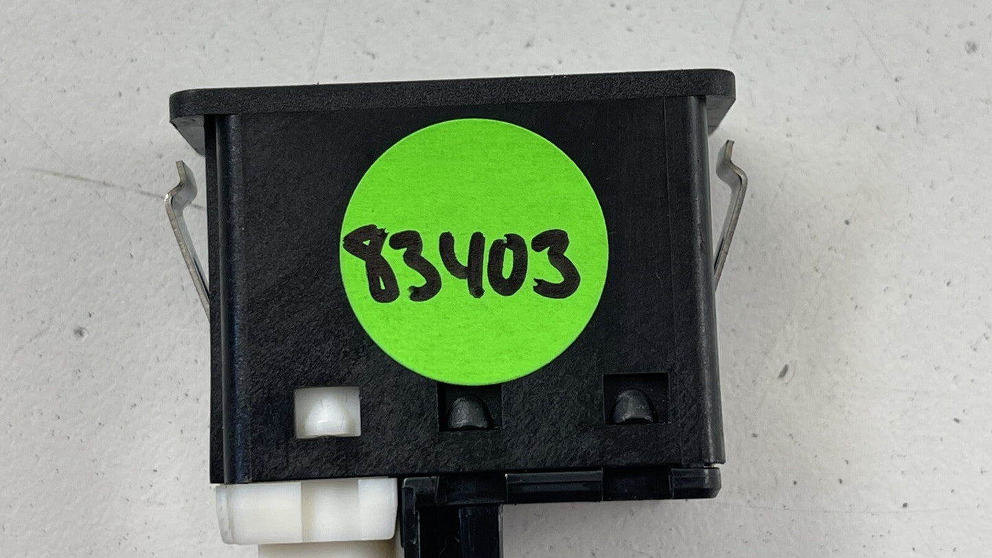 12-19 BMW M6 USB PORT AUX-IN INPUT JACK MODULE 9237653 OEM