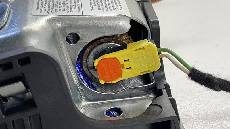 4H1 880 842 A / 4H1880842A 11-18 AUDI A8 S8 PASSENGER RIGHT FRONT KNEE AIRBAG AIR BAG SRS 4H1 880 842 A OEM