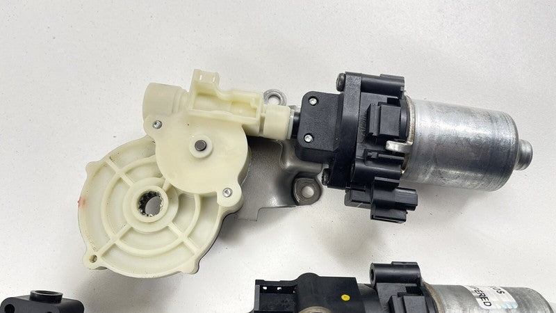 439440-10160 / 439440 10160 / 43944010160 07-12 LEXUS LS460 PASSENGER RIGHT FRONT SEAT ADJUSTMENT ADJUST MOTOR SET OEM