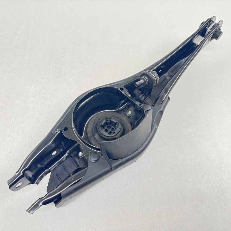 5WA-407-621 / 5WA 407 621 / 5WA407621 22-25 VOLKSWAGEN GOLF R RIGHT REAR SPINDLE KNUCKLE HUB WITH CONTROL ARM SET OEM