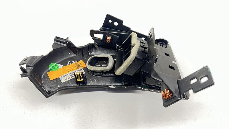 8489 3040 / 84893040 22-24 CADILLAC CT4 V BLACKWING LEFT DASH AC AIR VENT GRILLE W/ COVER TRIM OEM