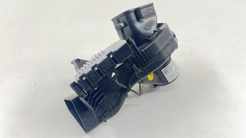8T0 820 521 A / 8T0820521A 13-18 BENTLEY FLYING SPUR RIGHT HVAC AC AIR BOOSTER BLOWER MOTOR W/ RESISTOR OEM