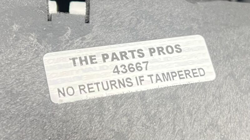 7 072 737 / 7072737 06-10 BMW M6 E63 E64 CENTER CONSOLE ARMREST ARM REST COVER LID OEM