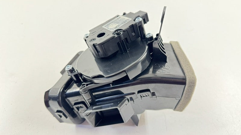 4H1.819.353.A / 4H1 819 353 A / 4H1819353A 11-18 AUDI A8 S8 LEFT FRONT DASH AIR VENT GUIDE GRILLE TRIM 4H1819353A OEM