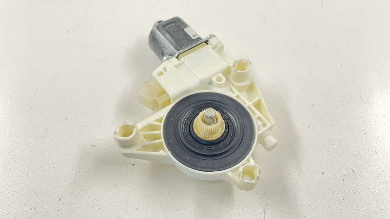 0 130 822 504 / 0130822504 08-14 MERCEDES BENZ W204 C CLASS PASSENGER RIGHT REAR DOOR WINDOW MOTOR OEM