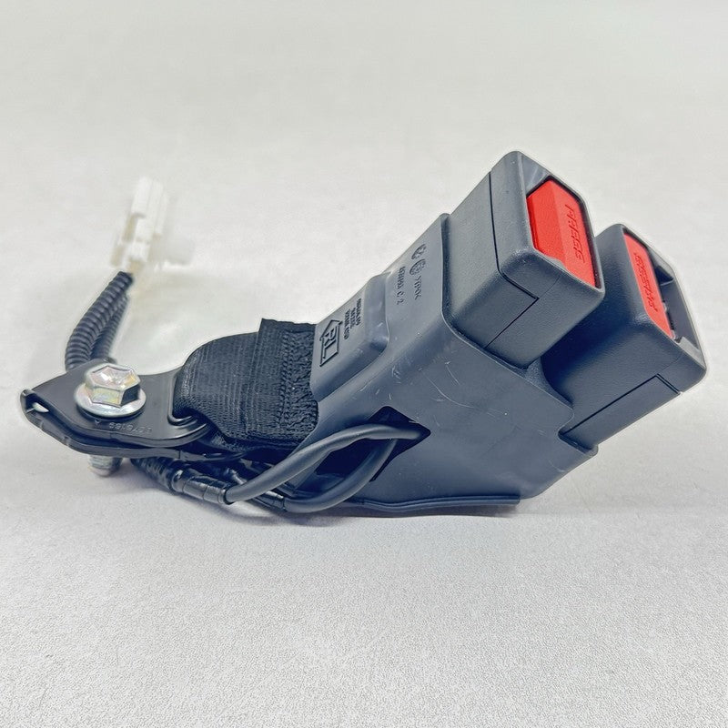 6576192 23-25 TOYOTA PRIUS LEFT AND RIGHT REAR SEAT BELT SEATBELT BUCKLE PAIR OEM