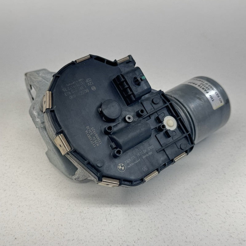 7 308 771 / 7308771 11-16 BMW M5 528 535 550 F10 Front Windshield Wiper Motor 7308771 OEM