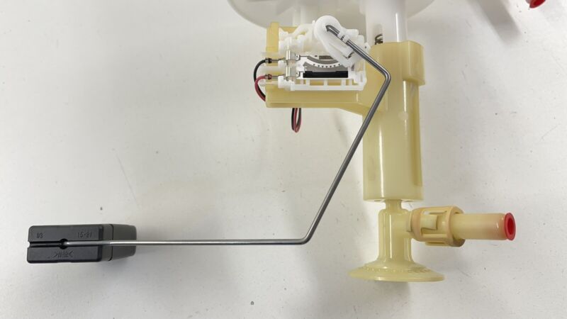 42081CC000 22-23 TOYOTA GR86 2.4L GAS TANK FUEL PUMP SENDING UNIT PAIR 42021CC000 OEM