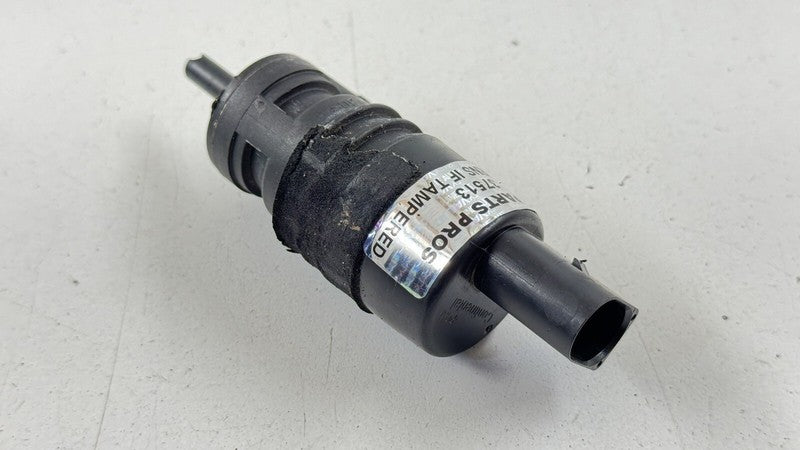 1K5 955 651 / 1K5955651 11-23 AUDI A8 S8 WASHER BOTTLE WATER PUMP MOTOR SENDING UNIT 1K5955651 OEM