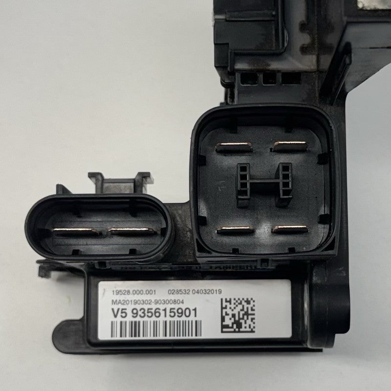 9 356 159 / 9356159 BMW F80 F82 F87 F30 F32 F36 Rear Battery Fuse Relay Junction Box 9356159 OEM