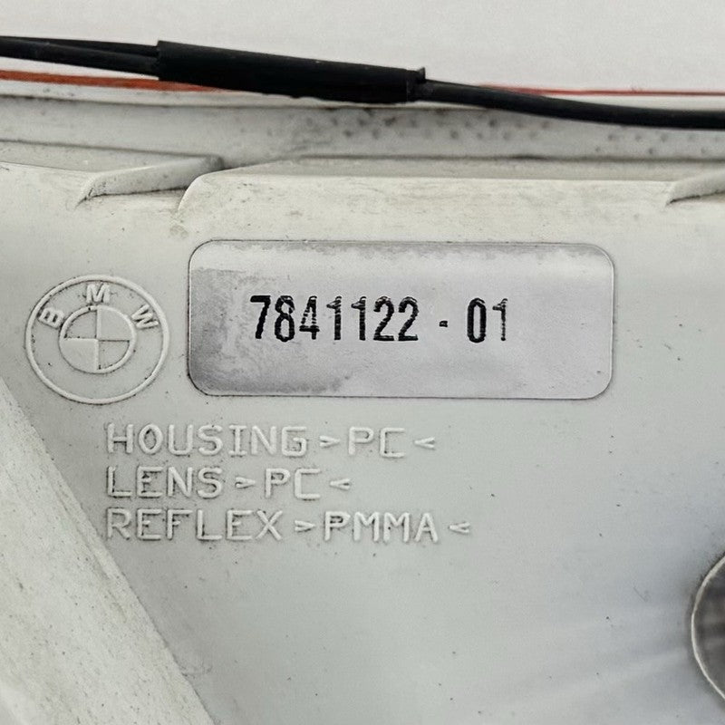 7 841 122 / 7841122 06-10 BMW M6 E63 E64 Right Rear Lower Bumper Tail Light Lamp 7841122 OEM