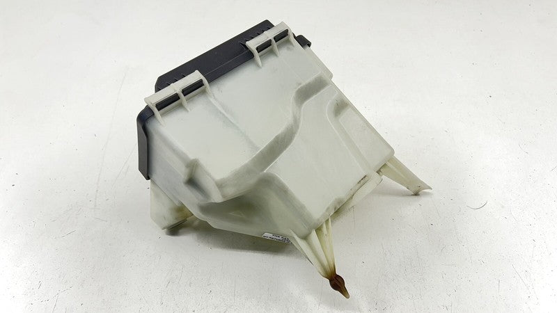A 205 540 00 82 0082 / A2055400082 / 2055400082 15-18 MERCEDES-BENZ C63S W205 RIGHT REAR ENGINE BAY FUSE RELAY JUNCTION 