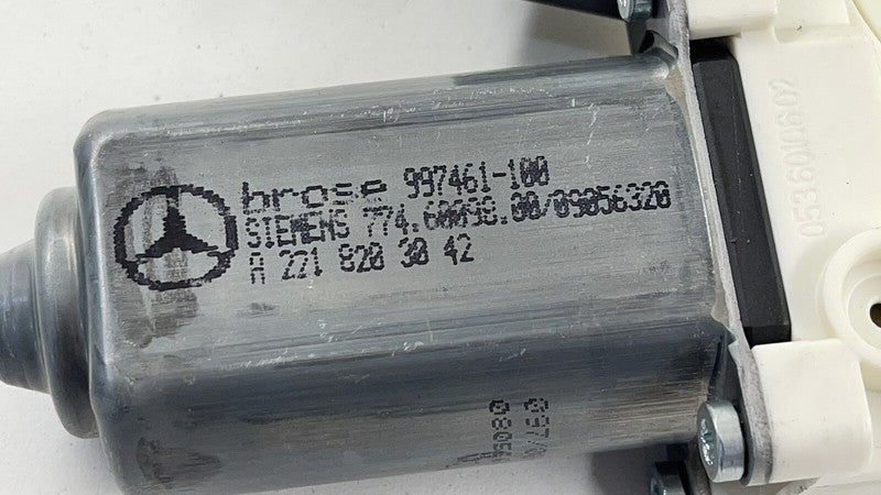 2218203042 / A2218203042 / A 221 820 30 42 3042 07-13 MERCEDES W221 S CLASS PASSENGER RIGHT REAR DOOR GLASS WINDOW MOTOR