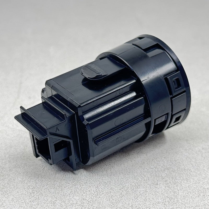 463-2T30 / 463 2T30 / 4632T30 23-25 TOYOTA PRIUS ENGINE IGNITION PUSH TO START POWER STOP SWITCH BUTTON OEM