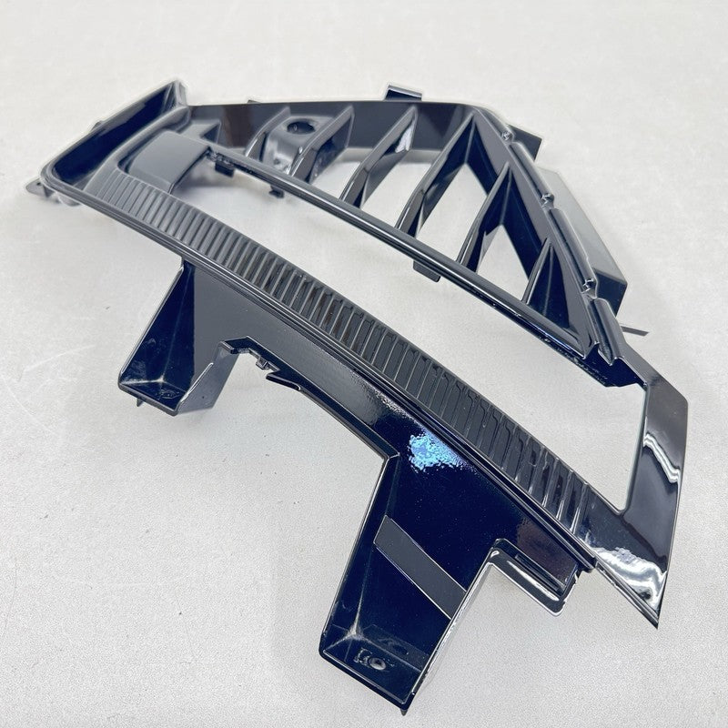 85620535 22-24 CADILLAC CT5 V BLACKWING RIGHT FRONT BUMPER GRILLE GRILL TRIM 85620535 OEM