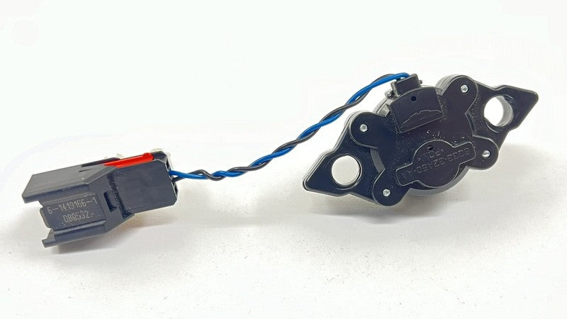 6G33-32A50-AA / 6G33 32A50 AA / 6G3332A50AA 07-17 ASTON MARTIN VANTAGE REAR TRUNK OPEN RELEASE CONTROL SWITCH BUTTON OEM