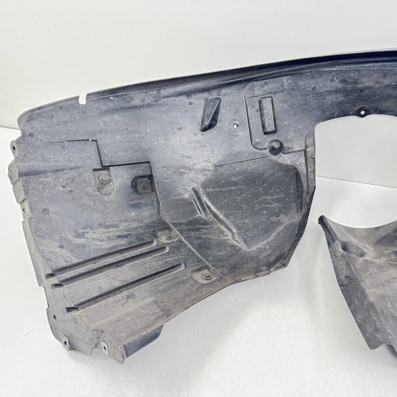 173 701 10 / 17370110 06-10 BMW M6 Right Front Fender Liner Wheel Arch Shield Splash Guard Trim OEM