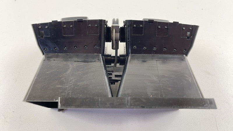 1668300554 / A1668300554 / A 166 830 05 54 0554 13-16 MERCEDES BENZ GL350 X166 REAR CENTER CONSOLE AIR VENT GRILLE GRILL